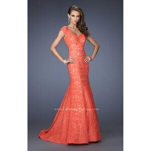 NWT La Femme Coral Lace Backless Formal Evening Gown Size 6 Coral